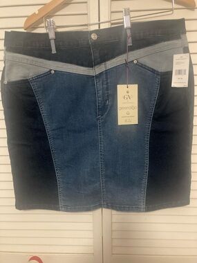 Gloria Vanderbilt X Christian Siriano Two-Tone Blues Panel Denim Mini Skirt